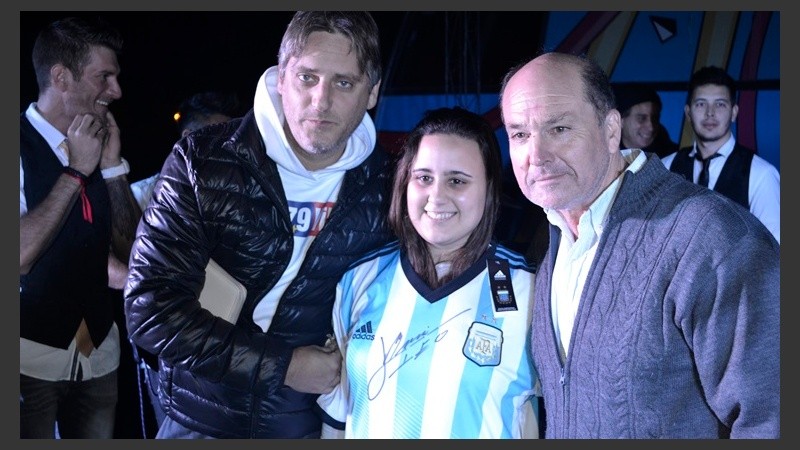 La ganadora de la camiseta de la selección autografiada por Messi.