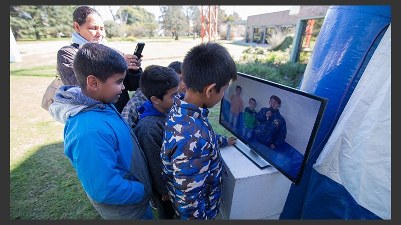 Los chicos disfrutaron en las instalaciones de Televisión Litoral.