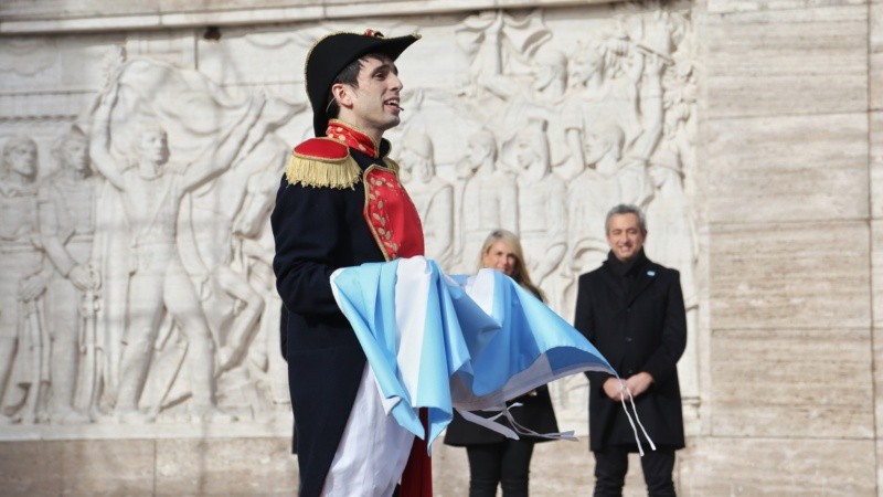 El esperado regreso de la jura de la bandera por miles de chicos y chicas en el Monumento