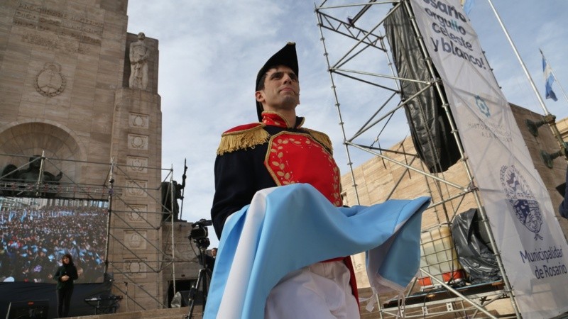 El esperado regreso de la jura de la bandera por miles de chicos y chicas en el Monumento