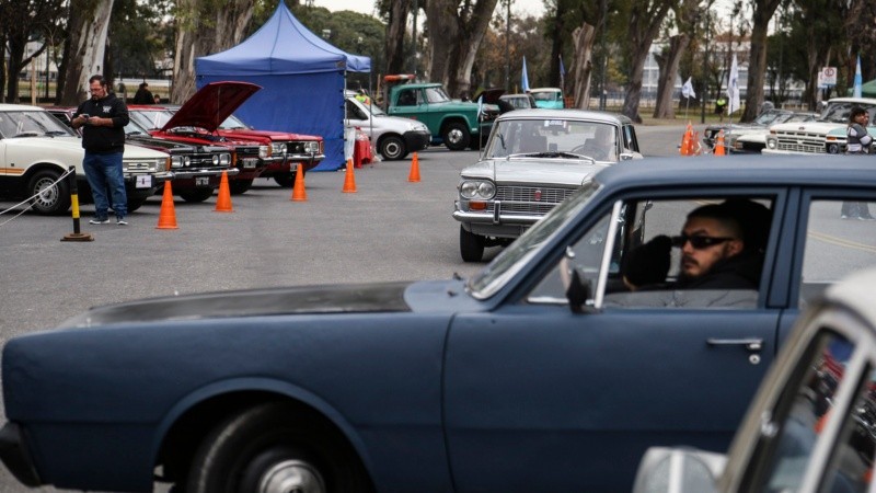 De todo tipo y color: la muestra de autos en el Parque Independencia.