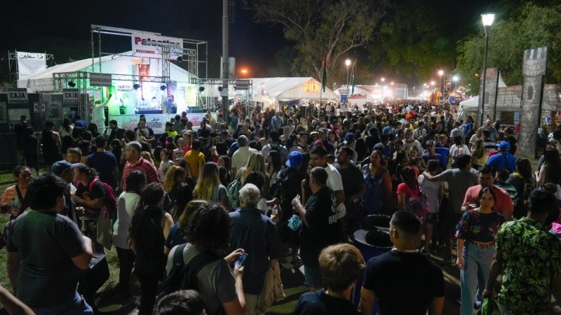 El Parque Nacional a la Bandera fue el sitio de la primera de las diez noches de Colectividades.