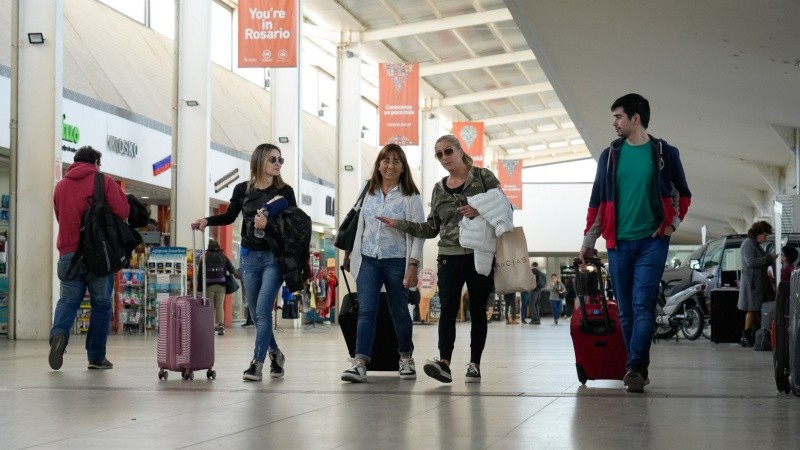 Buen ritmo de viajeros este comienzo de finde semana largo en la Terminal.