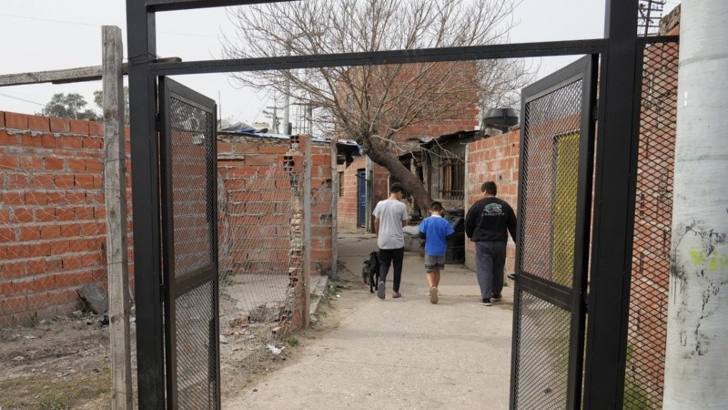 Los vecinos piden el portón para mayor seguridad y para el municipio es como las casas de pasillo del centro.