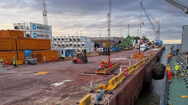 El sector siderúrgico del Puerto de Rosario volvió a operar con nuevas medidas de seguridad.