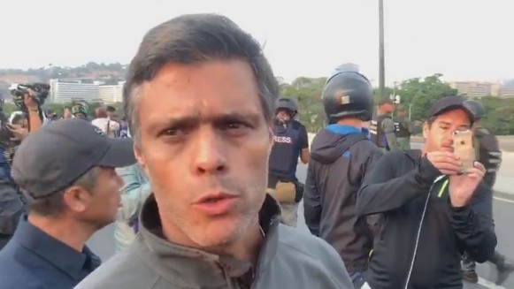 Captura de video muestra al dirigente opositor venezolano Leopoldo López.